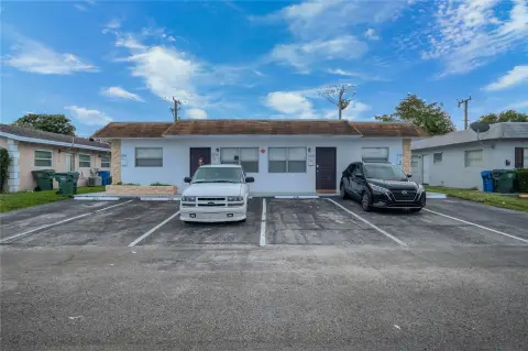 Renovated Fourplex in Oakland Park