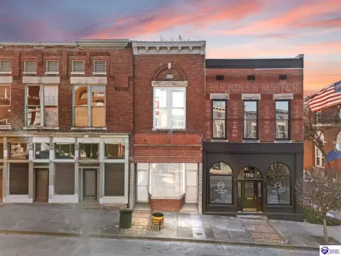 Versailles Commercial Space with Apartment