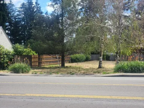 Corner Lot Near I-5