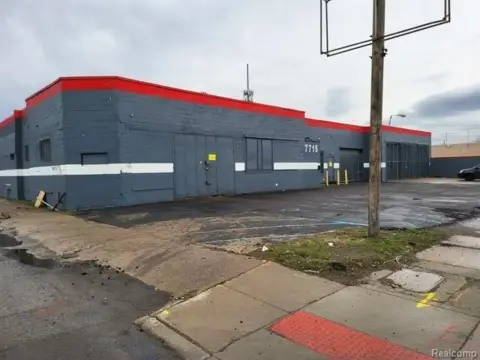 Detroit Commercial Property with Auto Shops