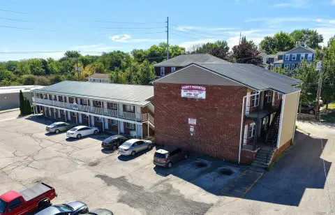 8-Unit Apartment Building