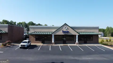 Two-Building Multi-Tenant Office Flex