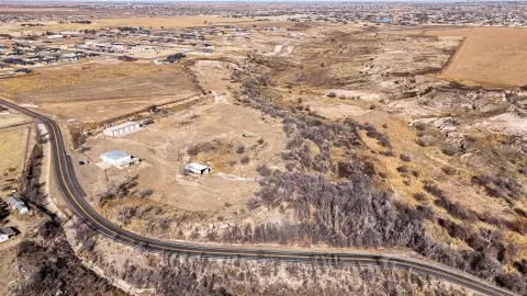 Canyon Land with Insulated Building