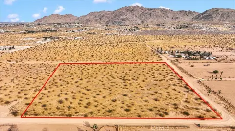 Expansive Corner Lot in Apple Valley