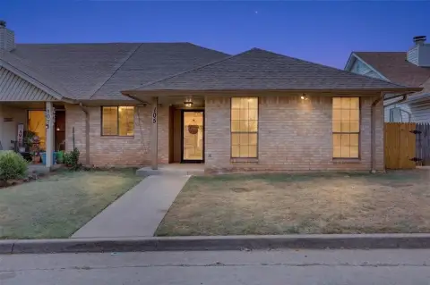 Remodeled 3-Bedroom Duplex