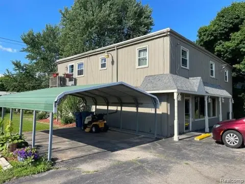 Mixed-Use Property on M-21