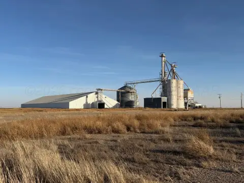 Dimmitt, TX Commercial Barn