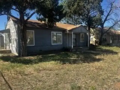 Residential Duplex with Back House
