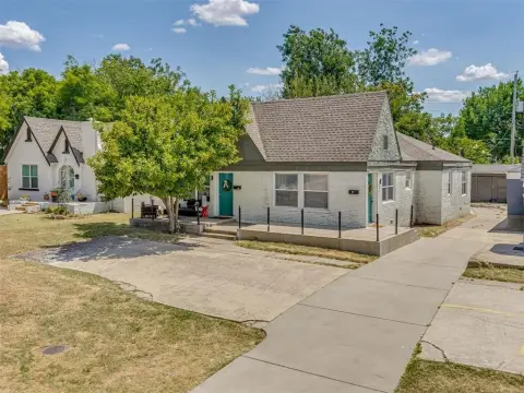 Duplex with Private Entrances