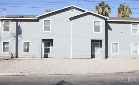 Duplex With Carport