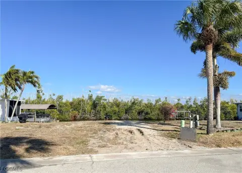 Waterfront Lot in Bayside Estates