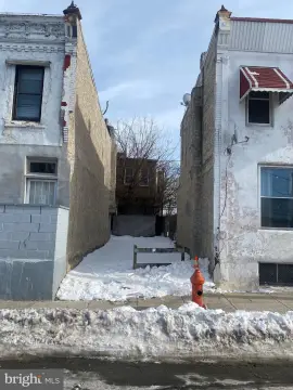 Land in Philadelphia, PA