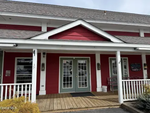 Retail/Office Space in Greenwich