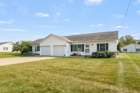 Well-Maintained Duplex on Large Lot