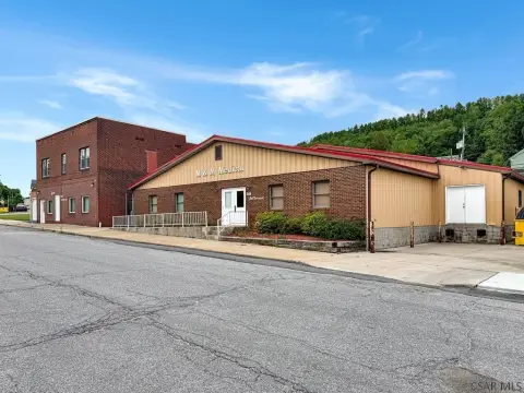Mixed-Use Flex and Industrial Facility