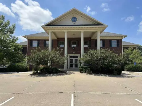 Elevator-Served Medical Office Building