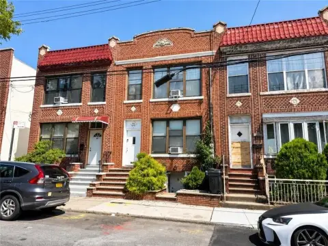 Brooklyn Two-Family Home in Dyker Heights