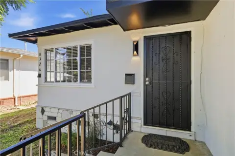 Duplex with Private Outdoor Space