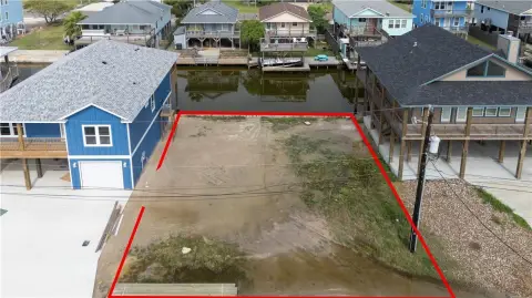 Canal-Front Lot in Flour Bluff