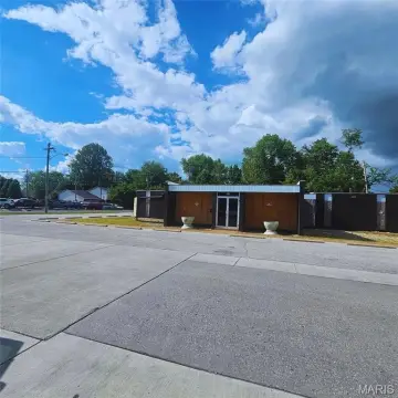 Belleville Commercial Property on 38th