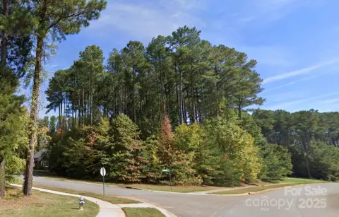 Residential Lot in Forest Glen