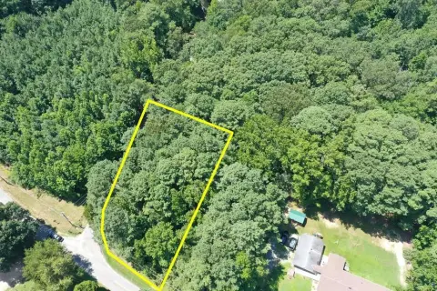 Wooded Parcel Near Waterfront Destinations