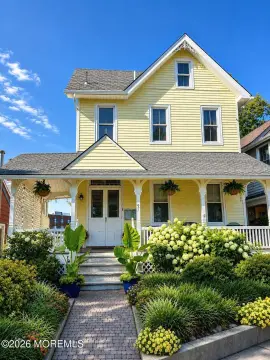 Duplex with Finished Third Floor