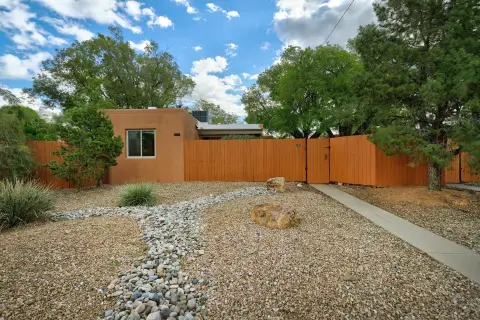 Quadplex with Central Courtyard