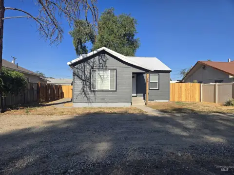 Updated Duplex with Shared Laundry