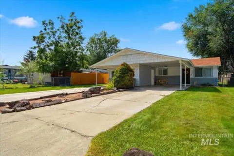 Single-Level Duplex with Carports