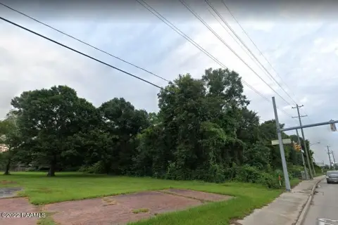 Commercial Land with Public Utilities