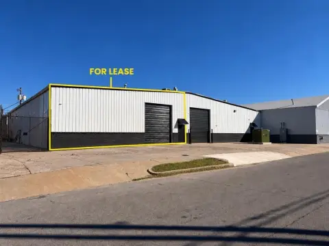 Warehouse with Gated Yard
