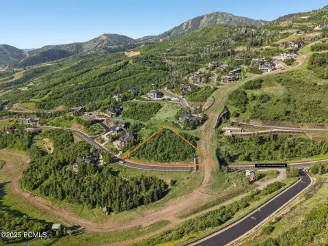 Ski-In/Ski-Out Homesite Lot