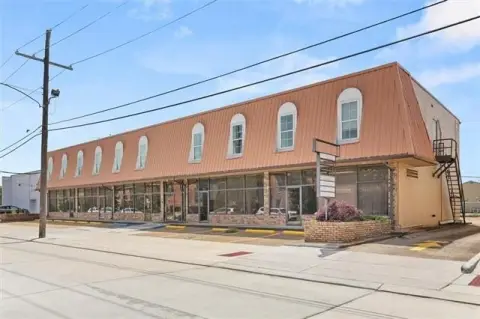 Four-Suite Office Building