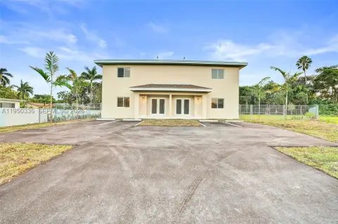 Brand-New Two-Story Duplex