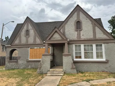 Brick Duplex with Separate Meters