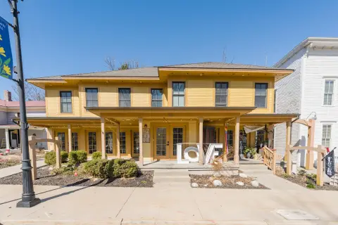 Mixed-Use Building in Downtown Douglas