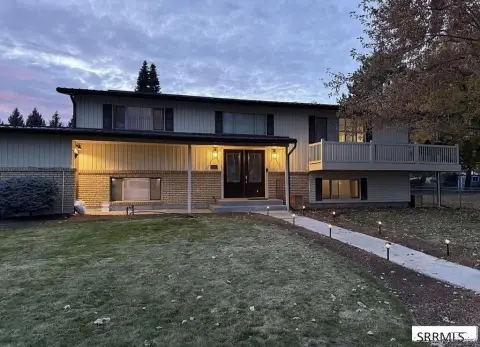 Duplex with Garage