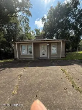 Meridian Commercial Building For Sale