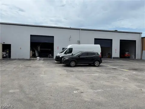 Flex Space With Warehouse Office