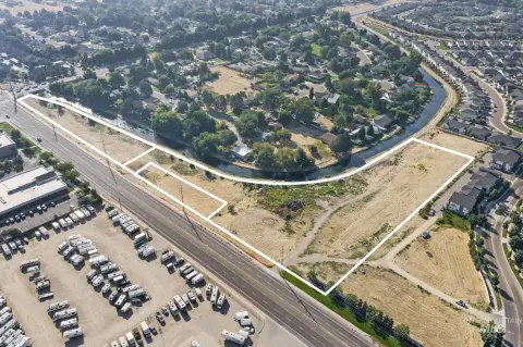 Commercial Land with Storage Plans