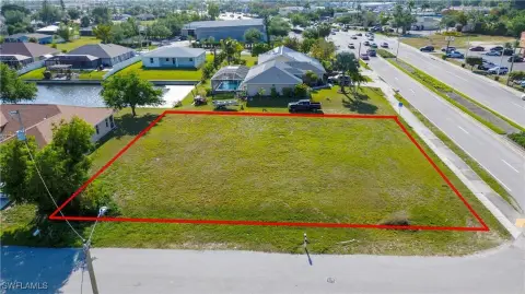 Oversized Lot in Cape Coral
