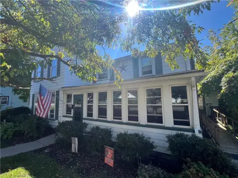 Charming Duplex Near Fairport Village