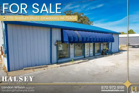 Freestanding Storefront with Fenced Yard