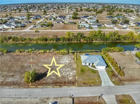 Waterfront Homesite in Cape Coral