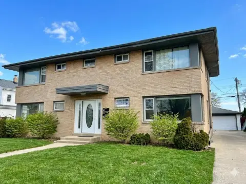 Brick 3-Unit Apartment Building