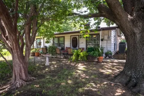 Commercial Property in Historic Downtown