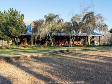 Hinds County Acreage with Lake