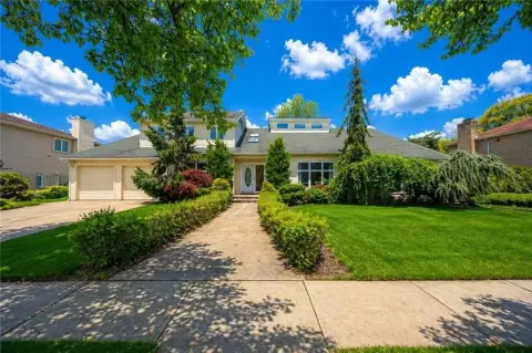 Spacious Staten Island Multi-Family Residence