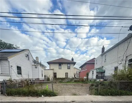 R6 Lot in Brooklyn